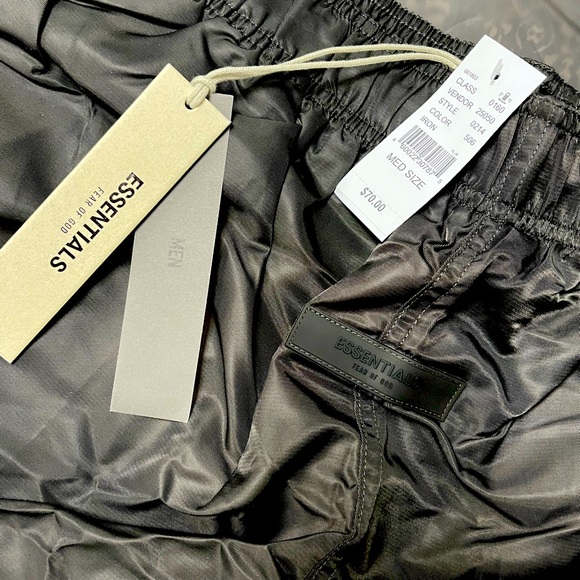 Essentials Fear of God - Picture 2 of 3